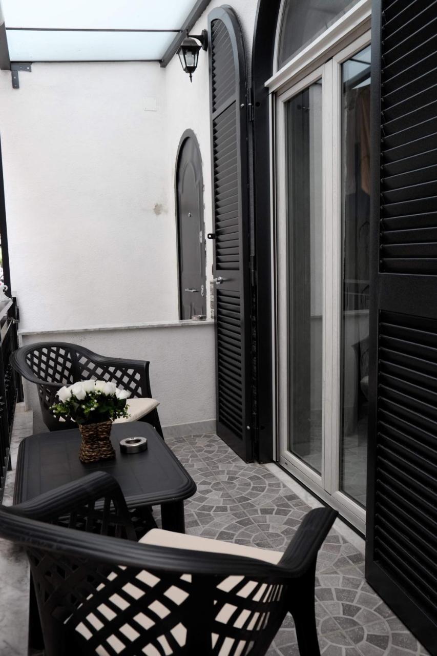 Casa Vacanze Sannazzaro 70 Νάπολη Εξωτερικό φωτογραφία